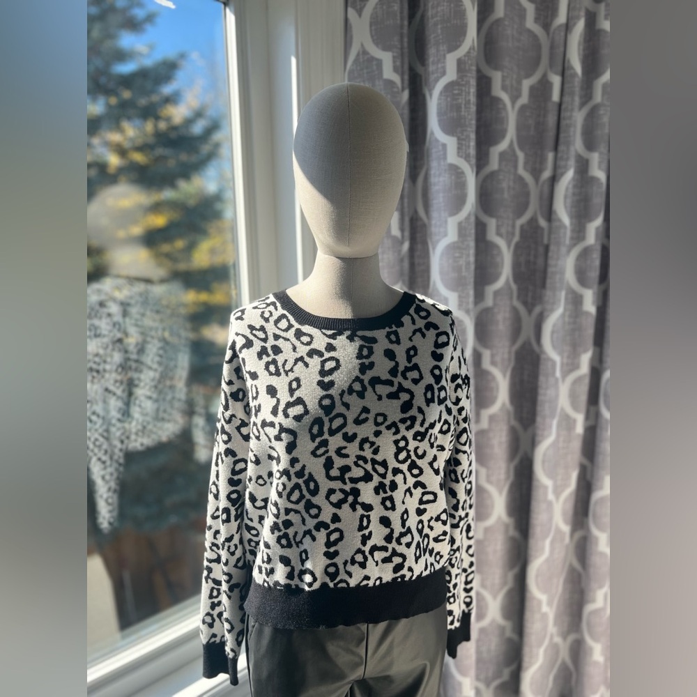 Golden by Elle's Black and White Scarf